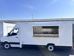 Mercedes-Benz Food Truck with new kitchen