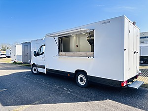 Mercedes-Benz Food Truck with new kitchen