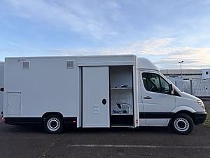 Mercedes-Benz Food Truck with new kitchen